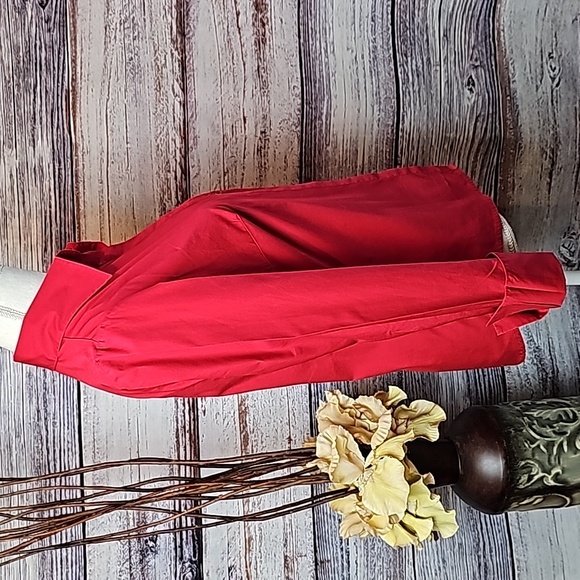 NEW THE LIMITED RED FLORAL CUTOUT TUXEDO CUFF BUTTON-UP BLOUSE - Picture 6 of 11